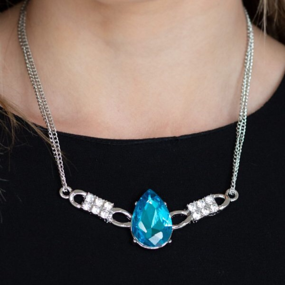 ❤️‍🔥5/$25❤️‍🔥 Way To Make An Entrance Blue Necklace